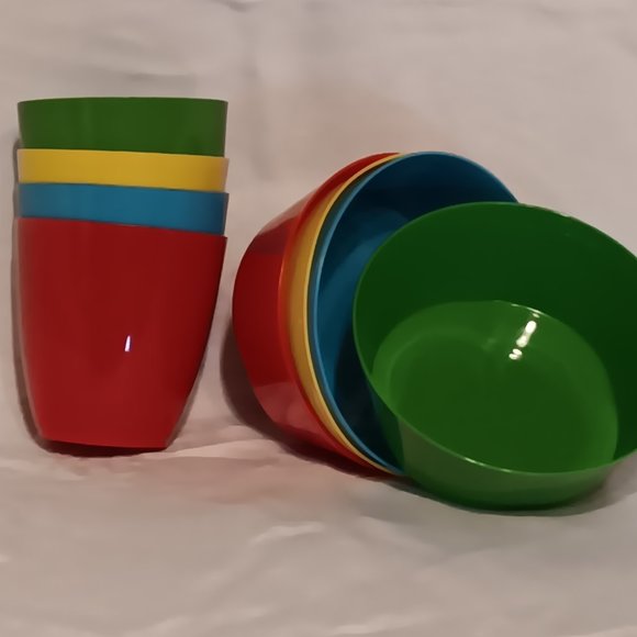 Kitchen Plastic Sm Picnic Set Salad Plates Forks And Spoons And Small